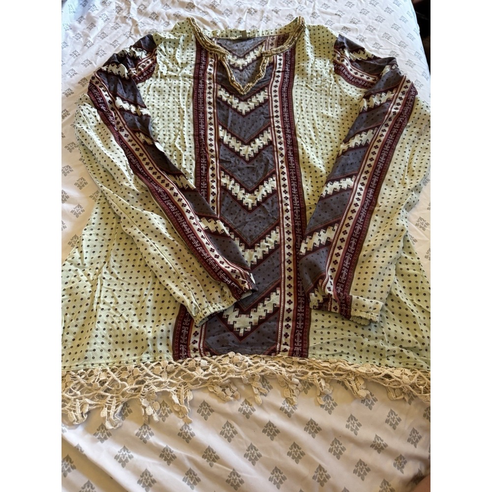 Gimmicks BKE Shirt Boho Hippy Lace Beaded Green Size L Lightweight Summer CT1